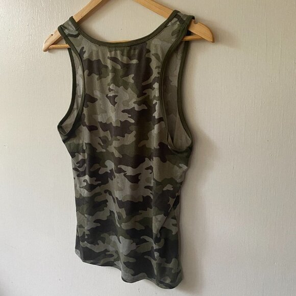 Lucky Brand Tank Top Womens Medium Green Camo Scoop Neck Sleeveless Blouse - Picture 8 of 8